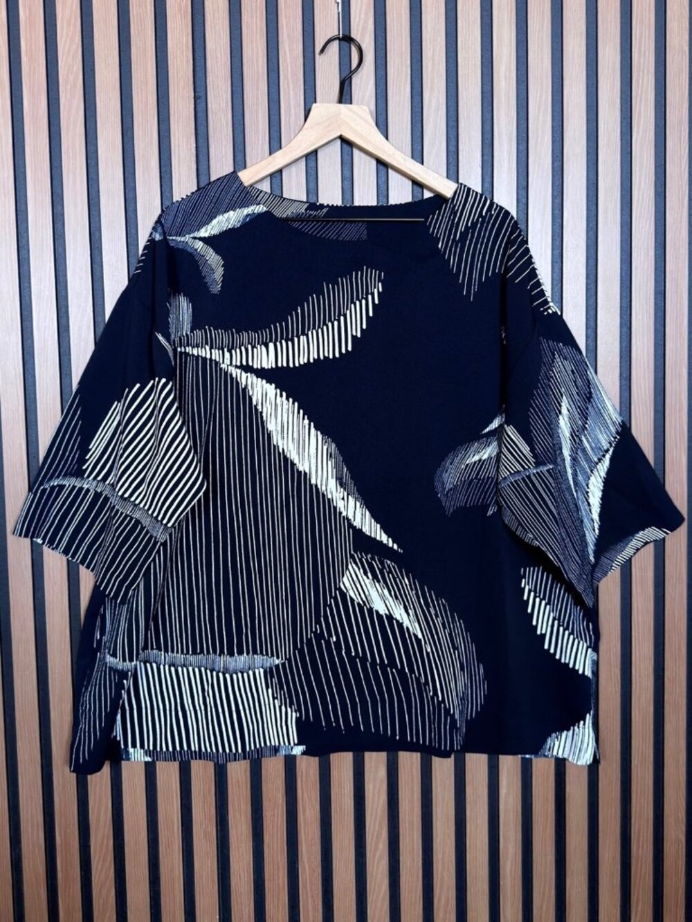 Bryn Walker Blouse Medium Womens Blue White Boxy 3/4 Sleeve Geometric Art